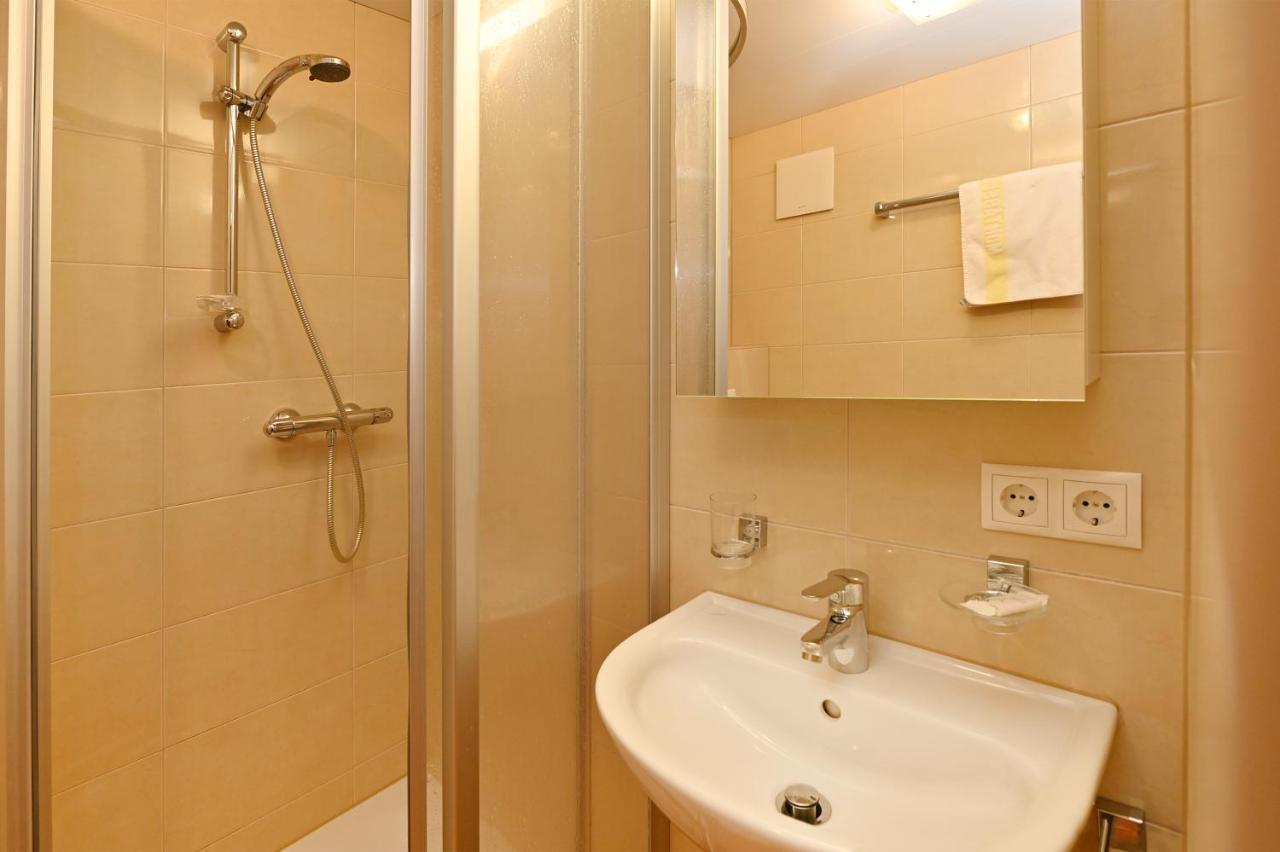 Hotel Montabella Schruns Kültér fotó
