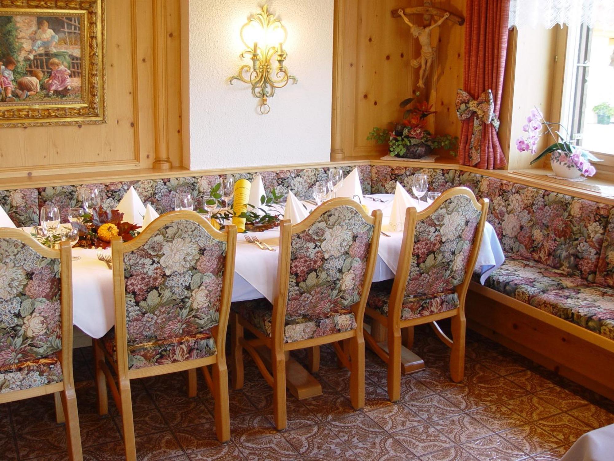 Hotel Montabella Schruns Kültér fotó
